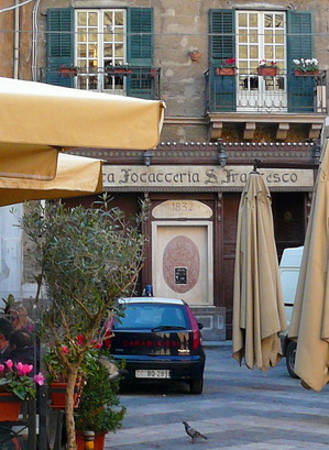 Caribinieri in front of Antica Focacceria.JPG